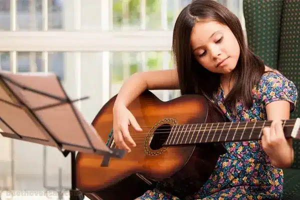 راهنمای خرید گیتار برای کودکان
