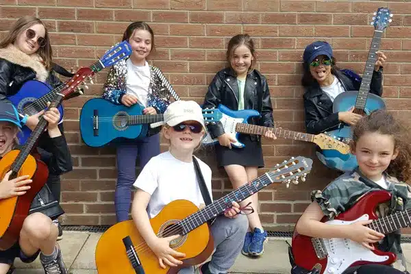 راهنمای خرید گیتار برای کودکان