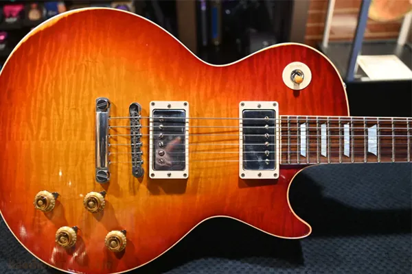 تاریخچه گیتار الکتریک 2 تاریخچه گیتار الکتریک