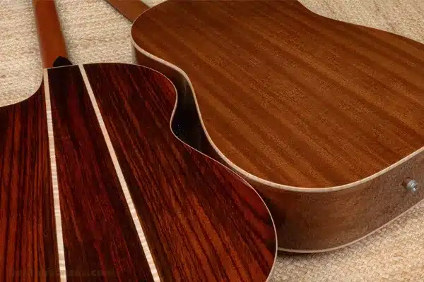 تاثیر چوب ماهون بر صدای گیتار 1 پشت گیتار یاماها رنگ قهوهایی - تاثیر چوب ماهون بر صدای گیتار